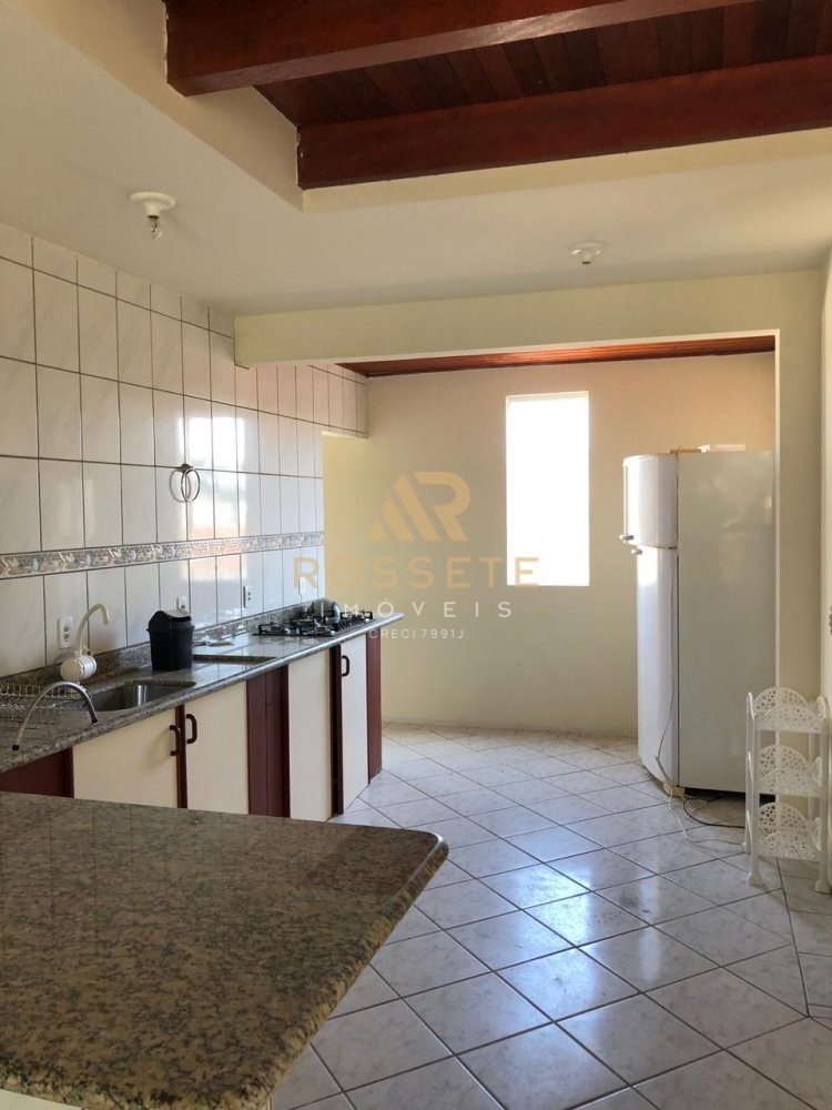 Sobrado muito bem localizado