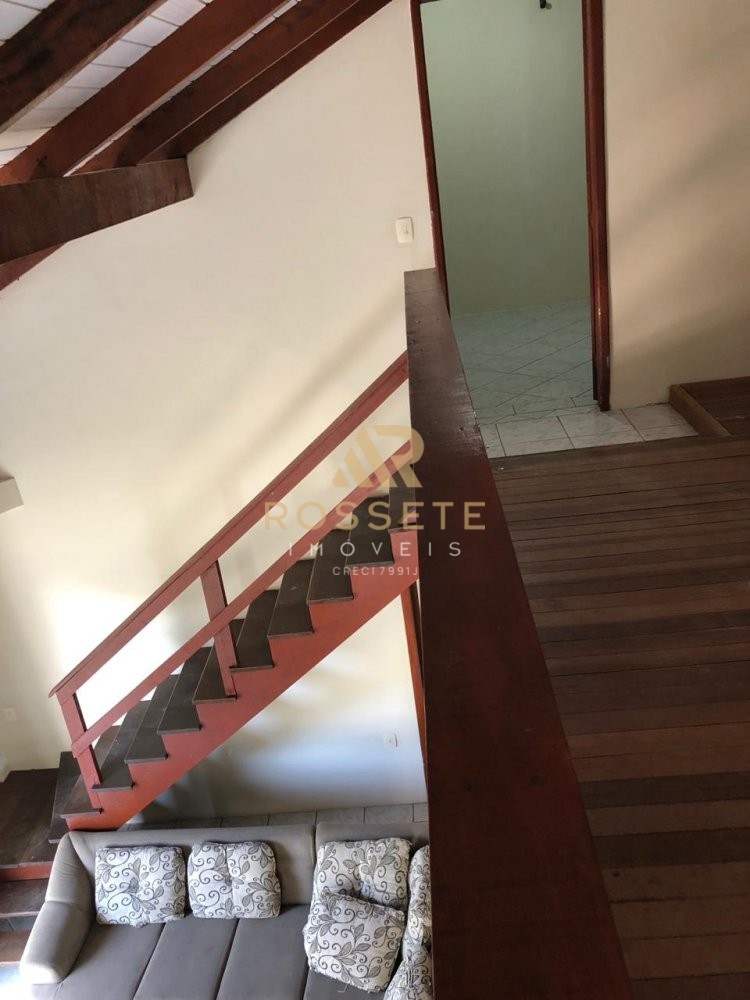 Sobrado muito bem localizado