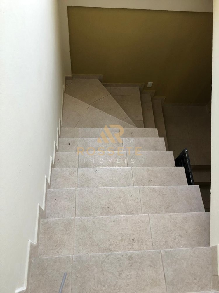 Sobrado muito bem localizado