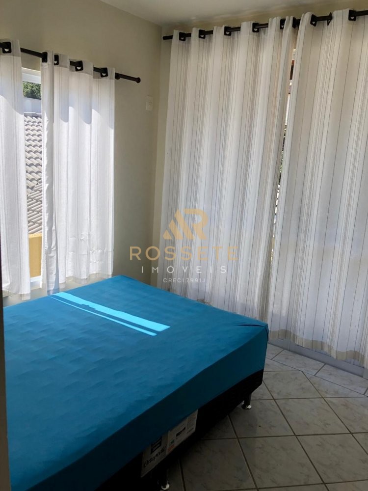 Sobrado muito bem localizado