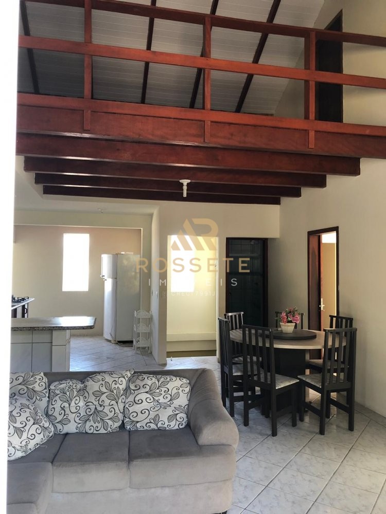 Sobrado muito bem localizado