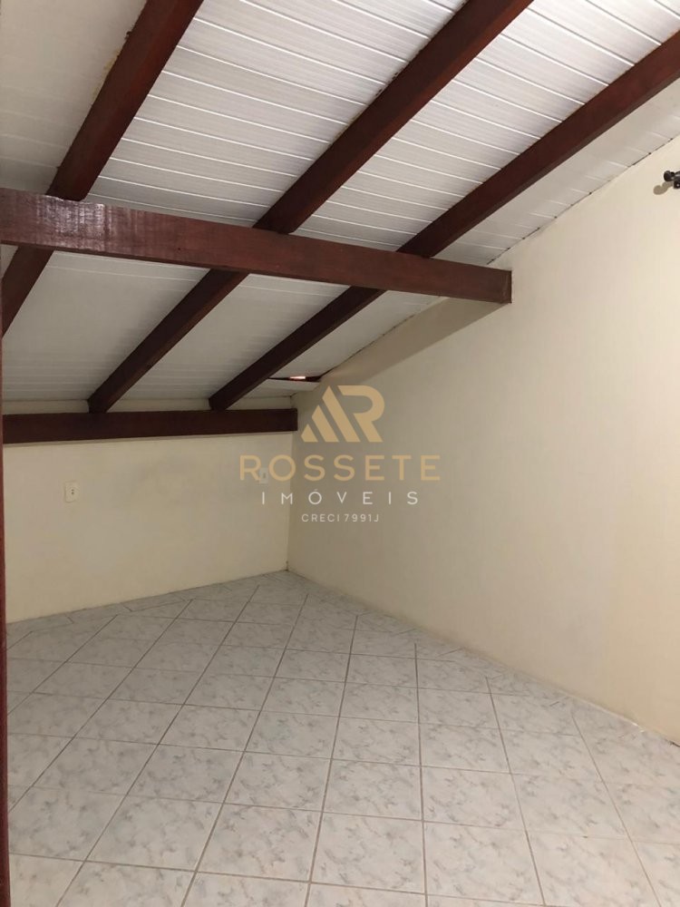 Sobrado muito bem localizado