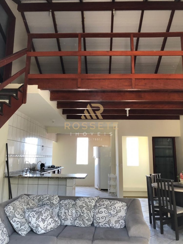 Sobrado muito bem localizado