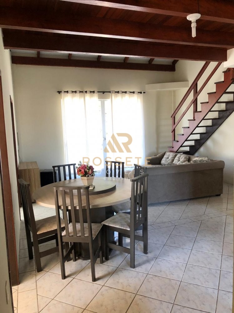 Sobrado muito bem localizado