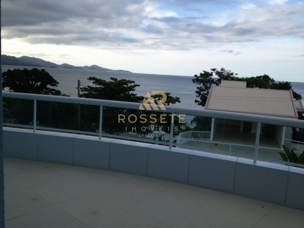 Maravilhosa casa frente Mar 