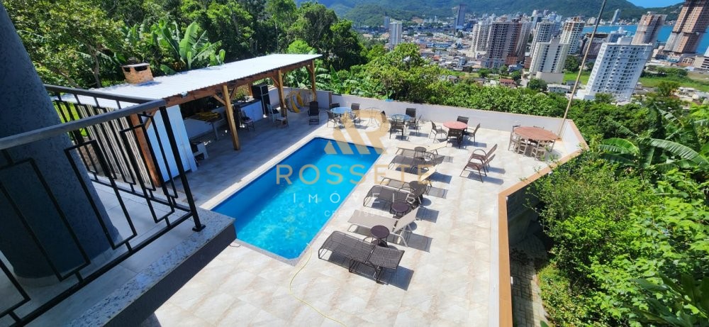 CASA ESPETACULAR EM ITAPEMA