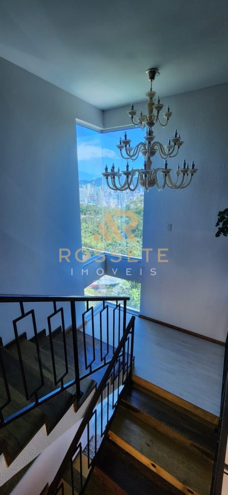 CASA ESPETACULAR EM ITAPEMA