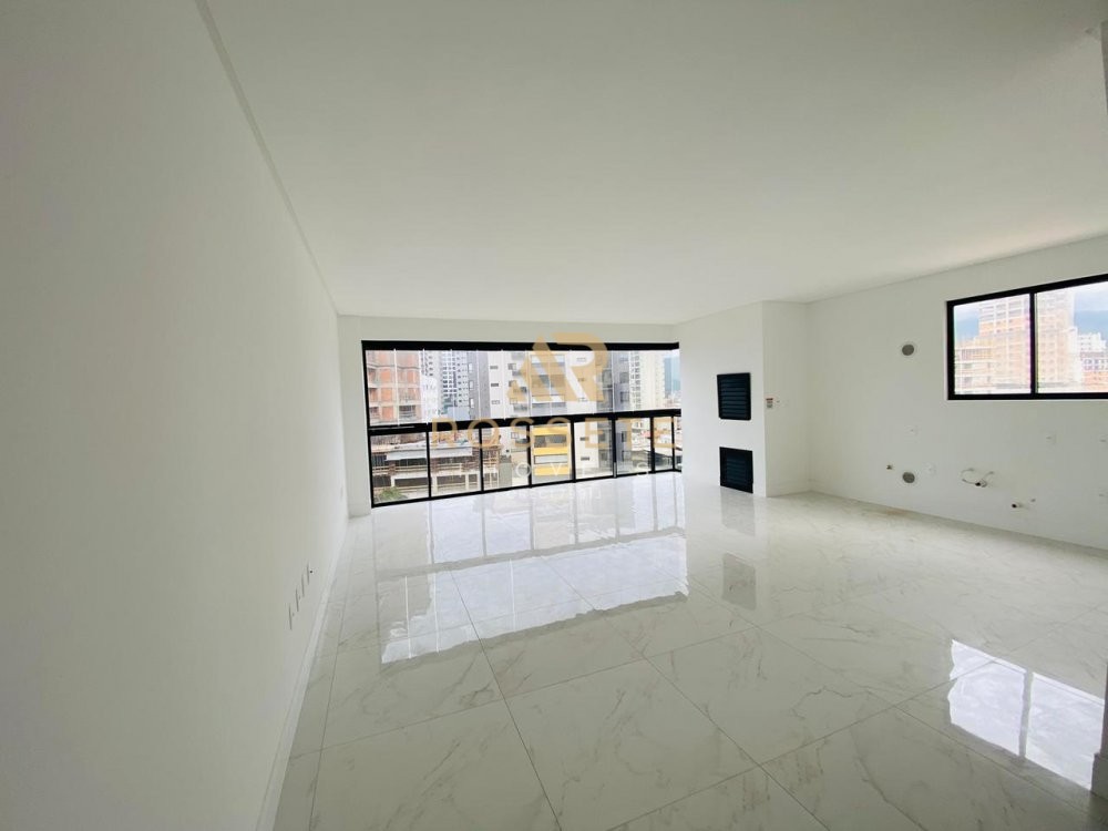 APARTAMENTO NOVO, 03 SU�TES