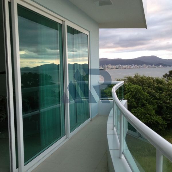 Maravilhosa casa frente Mar 