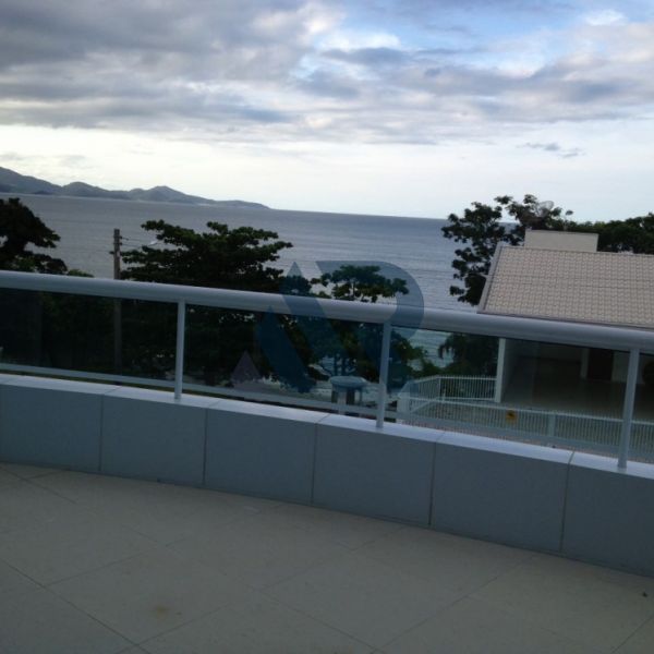 Maravilhosa casa frente Mar 