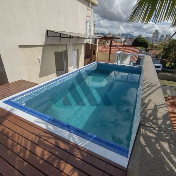 Lindo sobrado triplex com Rooftop