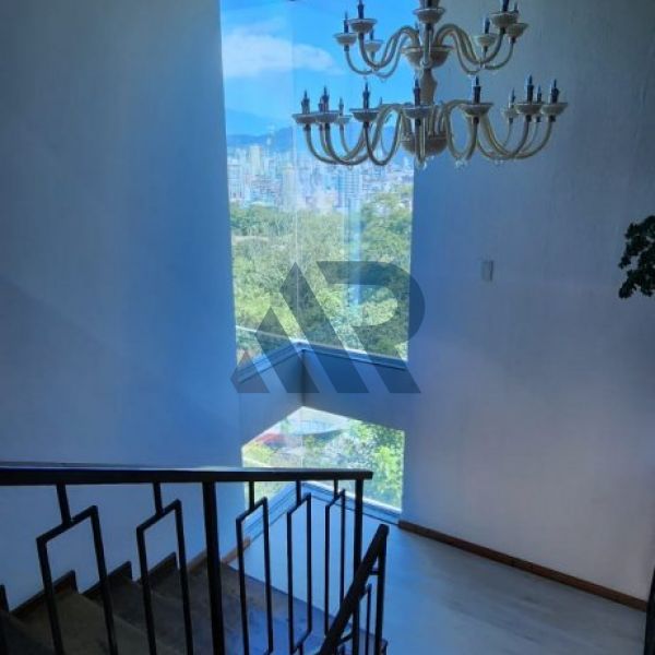 CASA ESPETACULAR EM ITAPEMA