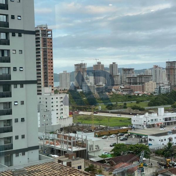 APARTAMENTO COM �TIMA LOCALIZA��O E M�BILIADO 