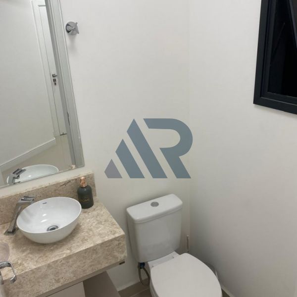 APARTAMENTO COM �TIMA LOCALIZA��O E M�BILIADO 