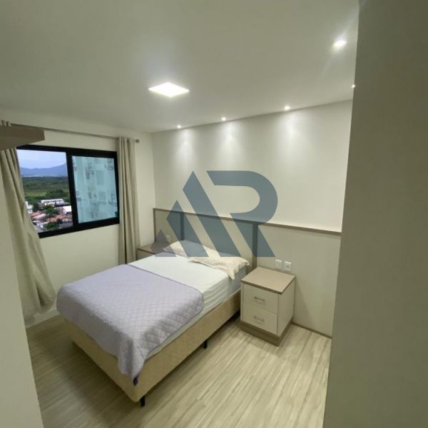 APARTAMENTO COM �TIMA LOCALIZA��O E M�BILIADO 