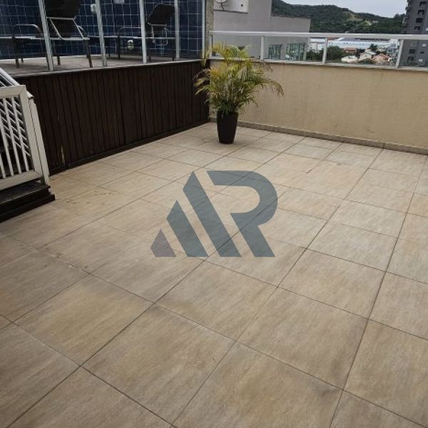 APARTAMENTO PERTO DO MAR E MOBILIADO 