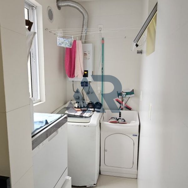 APARTAMENTO PERTO DO MAR E MOBILIADO 