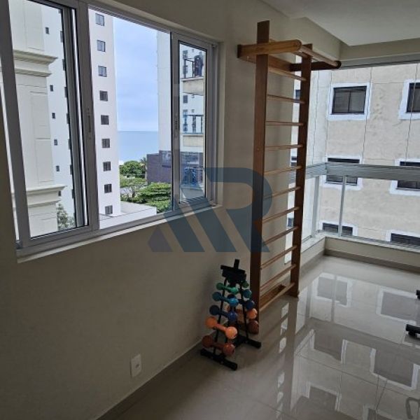 APARTAMENTO PERTO DO MAR E MOBILIADO 