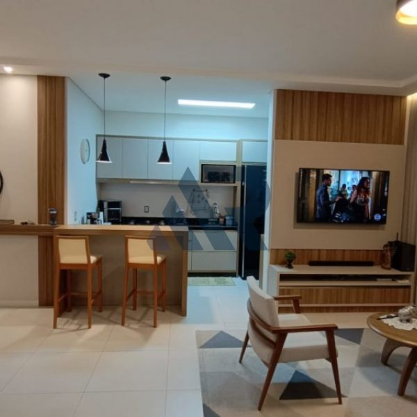 APARTAMENTO MOBILIADO COM �TIMA LOCALIZA��O 