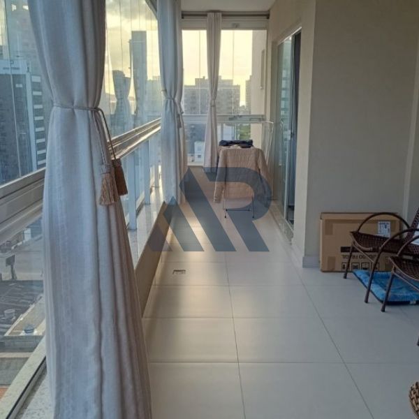 APARTAMENTO MOBILIADO COM �TIMA LOCALIZA��O 