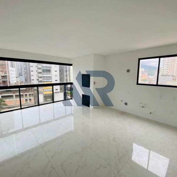 APARTAMENTO NOVO, 03 SU�TES
