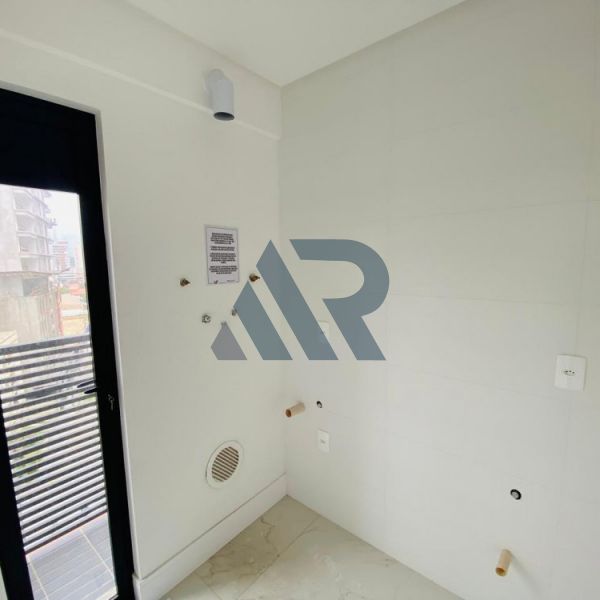 APARTAMENTO NOVO, 03 SU�TES