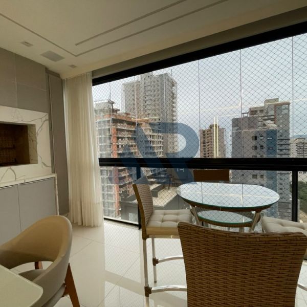 3 Suites mobiliado