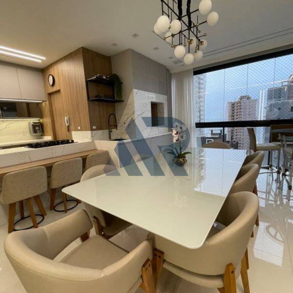 3 Suites mobiliado